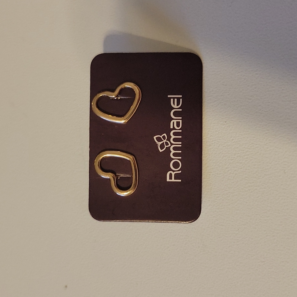 Gold small heart earrings